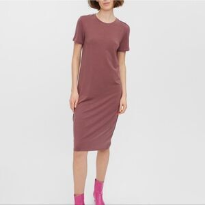 NWT Aware Gavw Midi-length T-shirt Dress